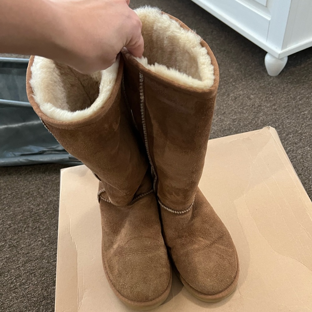 UGG Tan Shearling Lined Winter Boots